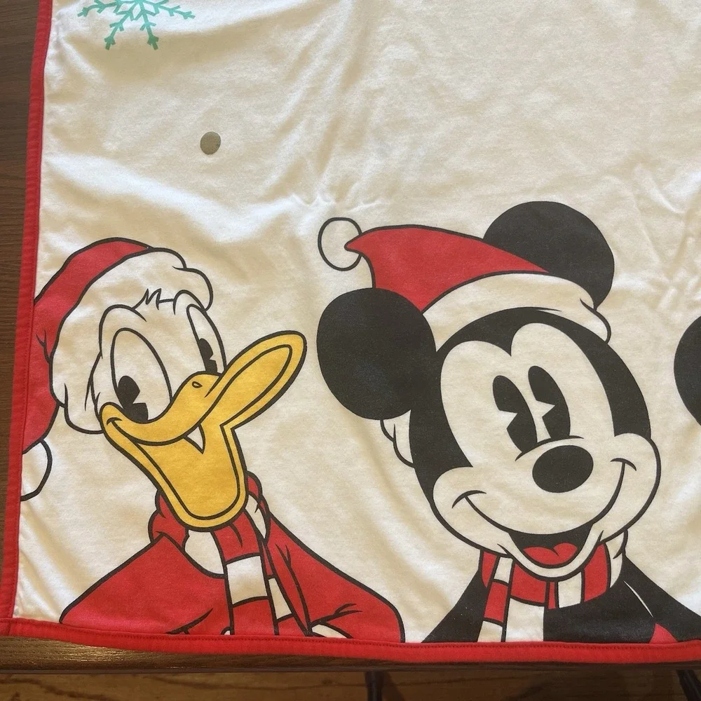 Disney Baby My First Christmas Blanket Mickey Minnie Donald Goofy Snowflakes